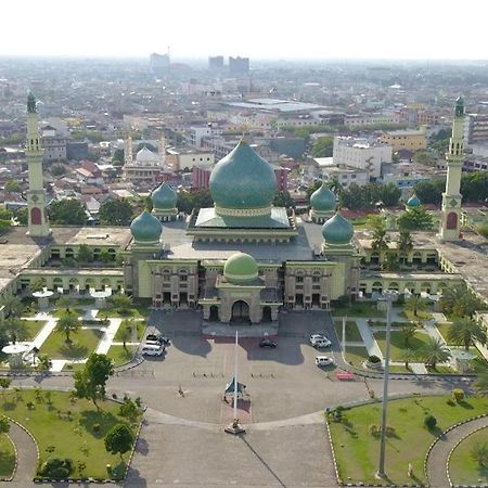 Sabrina Hotel Sisingamangaraja Pekanbaru Kültér fotó